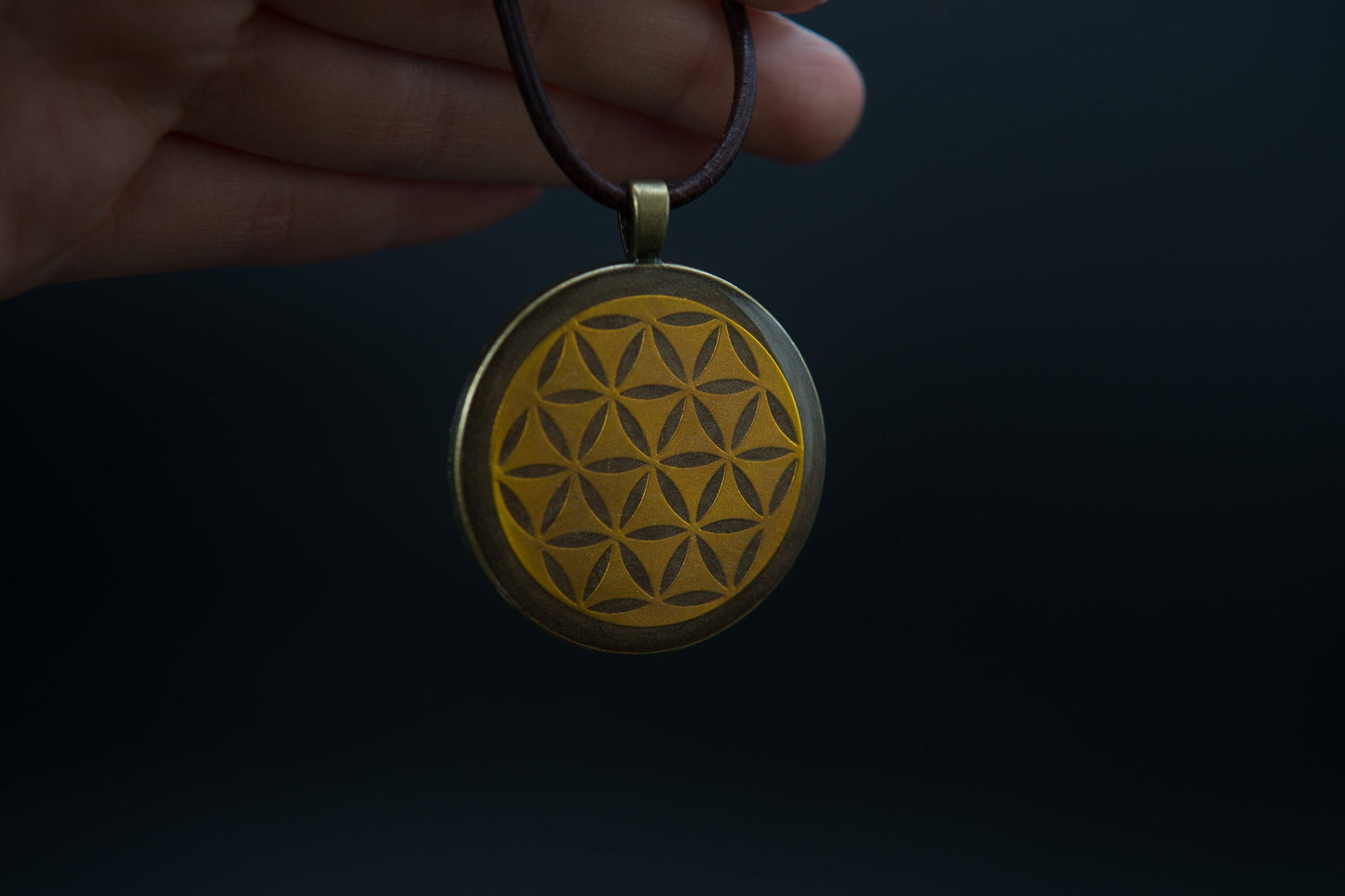 Orgonit Anhänger – Blume des Lebens in Bronze – Talisman für Erdung & Stabilität