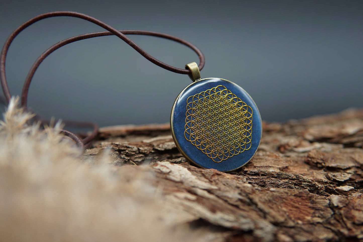 Blume des Lebens Orgonit Amulett – Talisman für Frauen – Blau Bronze Design