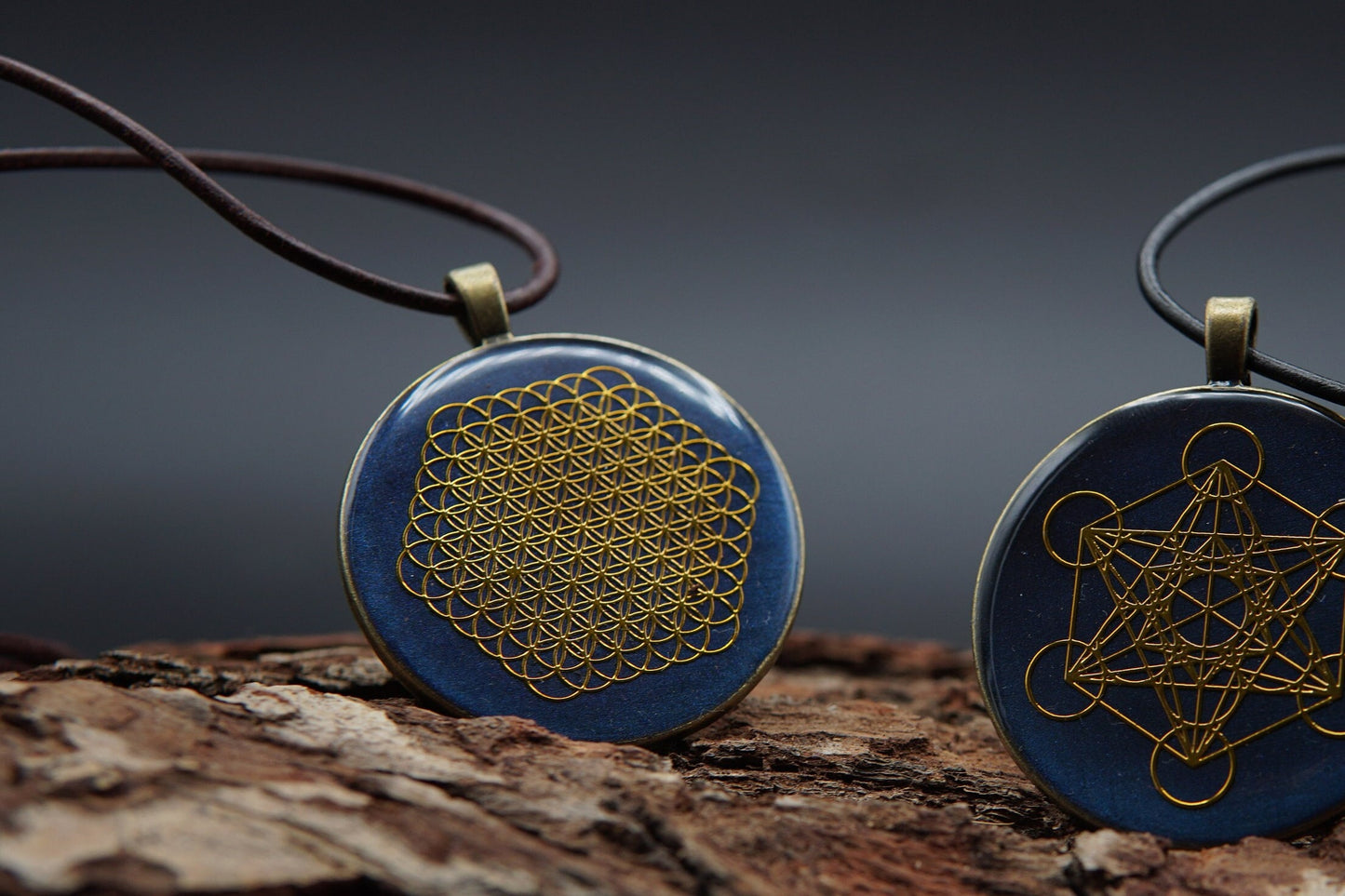 Blume des Lebens Orgonit Amulett – Talisman für Frauen – Blau Bronze Design