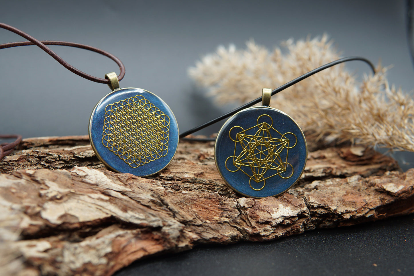 Blume des Lebens Orgonit Amulett – Talisman für Frauen – Blau Bronze Design