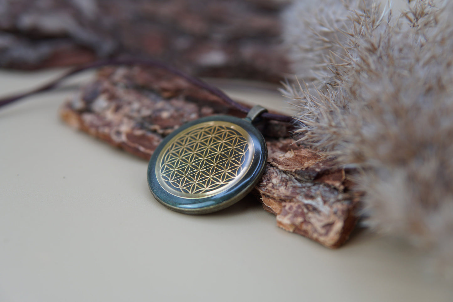 Orgonit Amulett Blume des Lebens – Jadegrün Bronze Heiliger Geometrie Schmuck