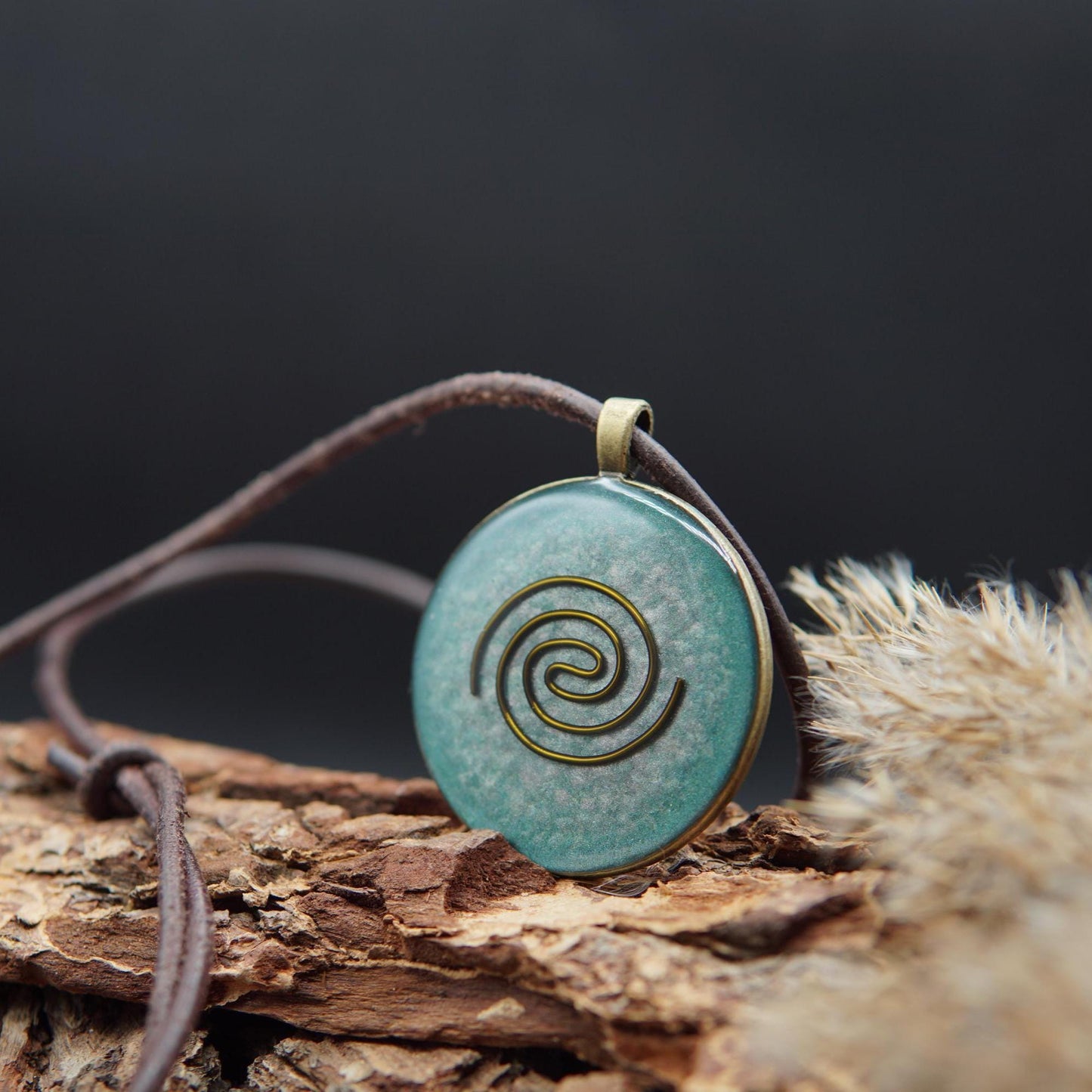 Orgonit Anhänger – Kosmische Spirale für Lichtarbeit, Prana & Schutz (Grün Bronze)
