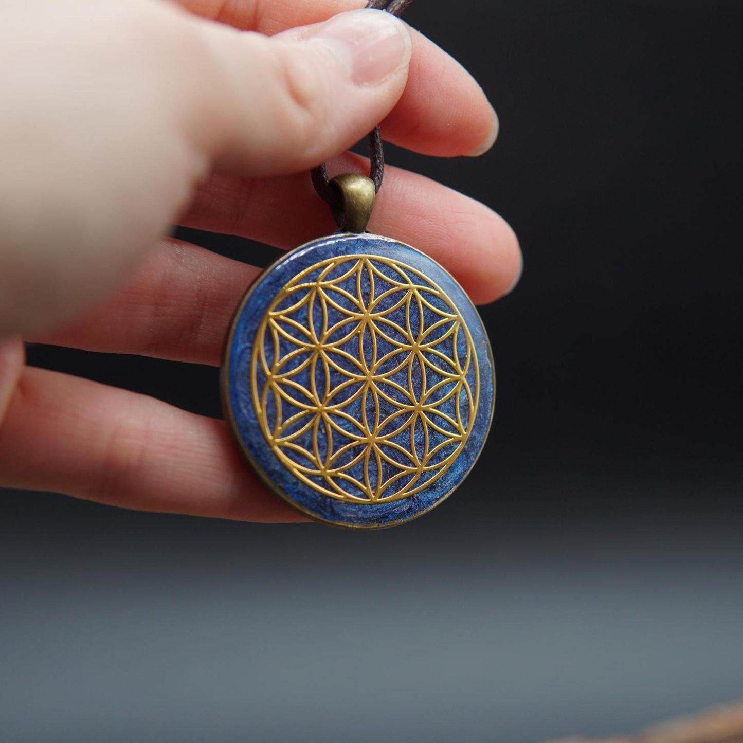 Blume des Lebens Orgonit Anhänger – Blaues Unisex Geschenk mit Heiliger Geometrie