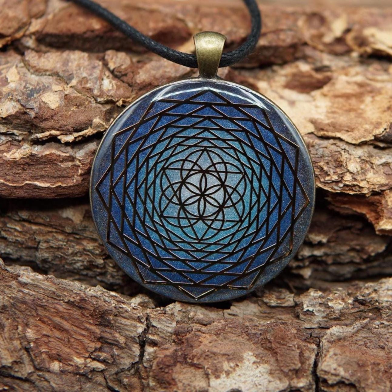 Energie-Amulett aus Orgonit – Handgefertigtes Unikat mit starker Schutzwirkung