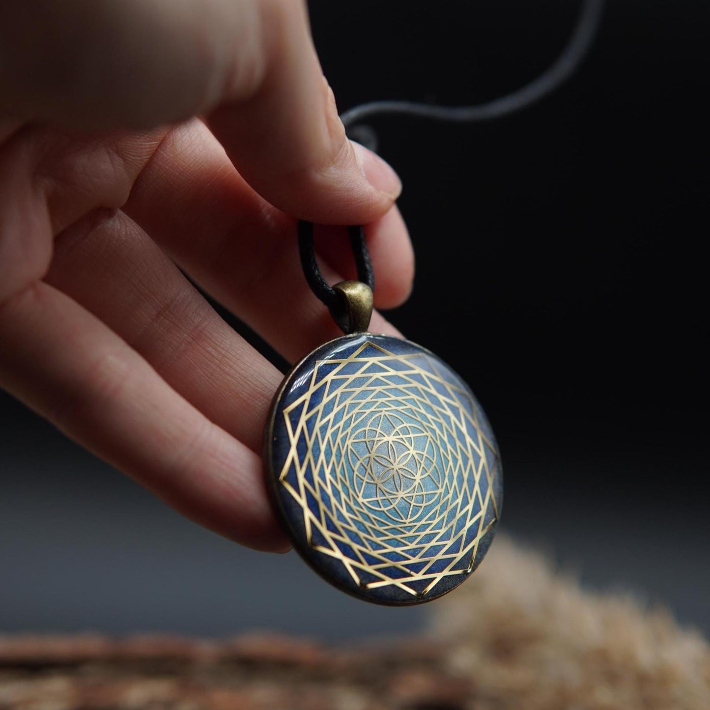 Energie-Amulett aus Orgonit – Handgefertigtes Unikat mit starker Schutzwirkung